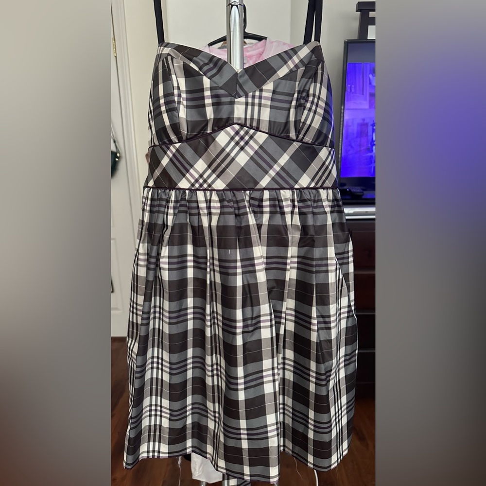 Size 9 or S-M purple and white strapless dress EUC.